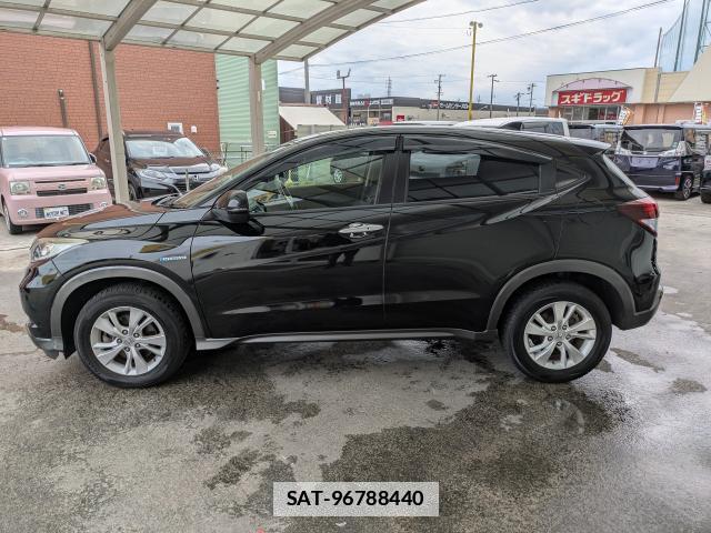 Honda VEZEL 2015-02 7935265-11