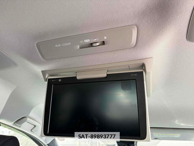 Toyota VOXY 2016-12 7933951-10