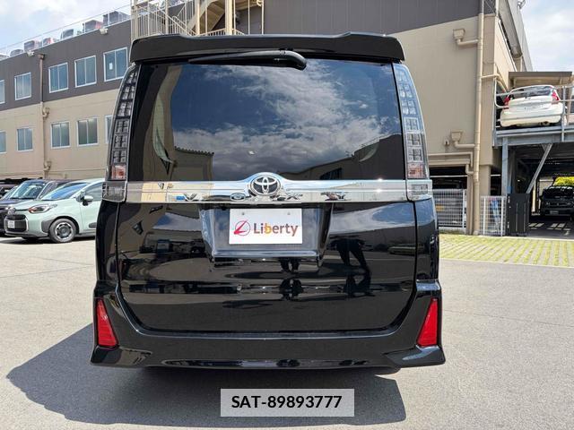 Toyota VOXY 2016-12 7933951-14