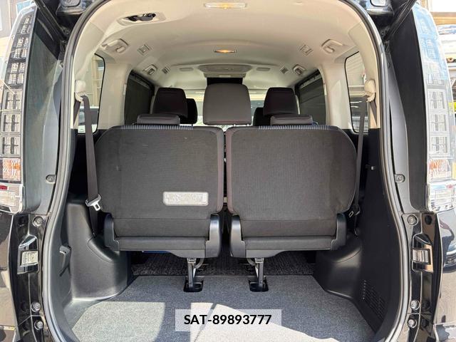 Toyota VOXY 2016-12 7933951-18
