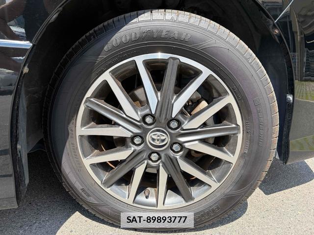 Toyota VOXY 2016-12 7933951-19