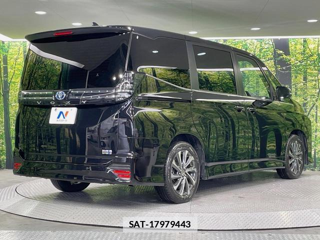 Toyota VOXY 2024-12 7934136-17