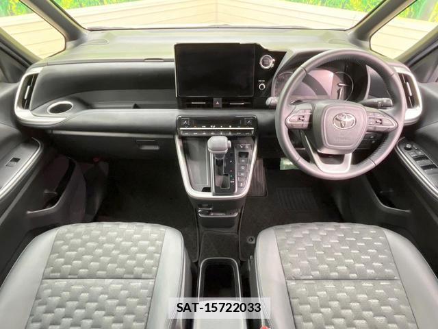 Toyota VOXY 2022-10 7934563-1