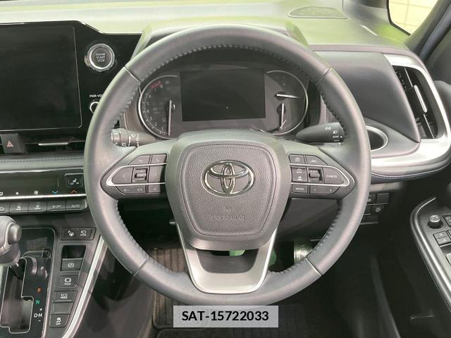 Toyota VOXY 2022-10 7934563-11
