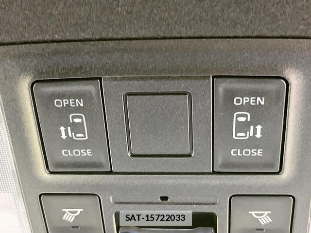 Toyota VOXY 2022-10 7934563-4