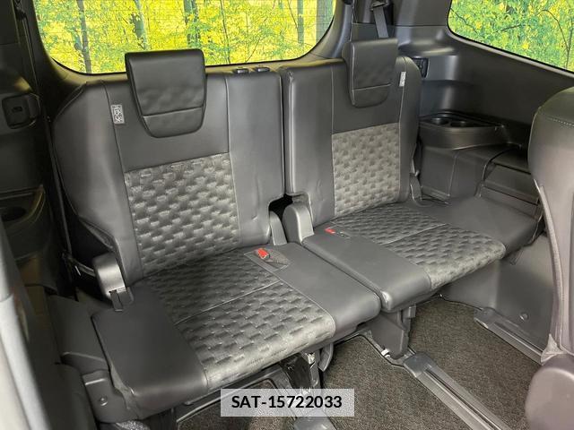 Toyota VOXY 2022-10 7934563-9