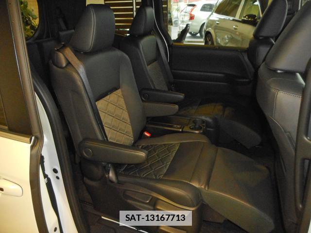 Toyota VOXY 2026-05 7934666-16