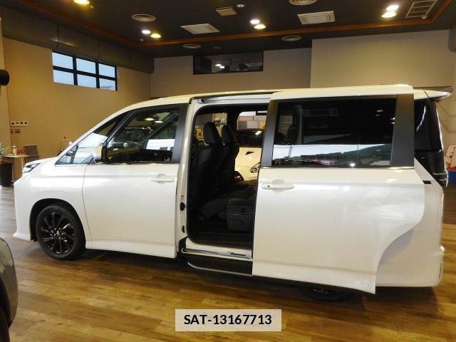 Toyota VOXY 2026-05 7934666-6