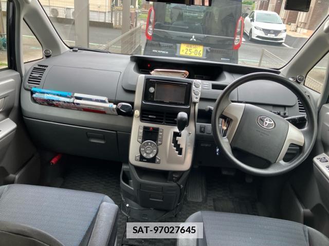 Toyota VOXY 2009-09 7934678-10