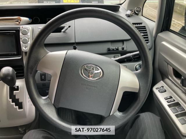 Toyota VOXY 2009-09 7934678-11