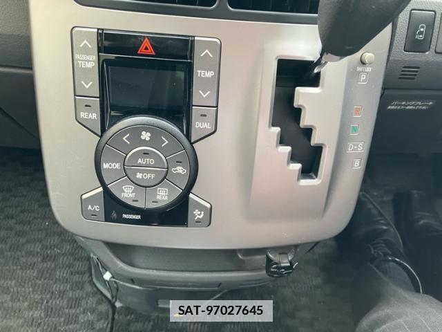 Toyota VOXY 2009-09 7934678-14