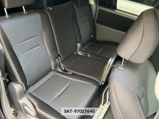 Toyota VOXY 2009-09 7934678-8