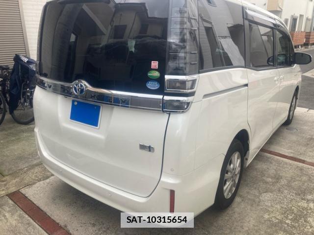 Toyota VOXY 2020-05 7934679-2