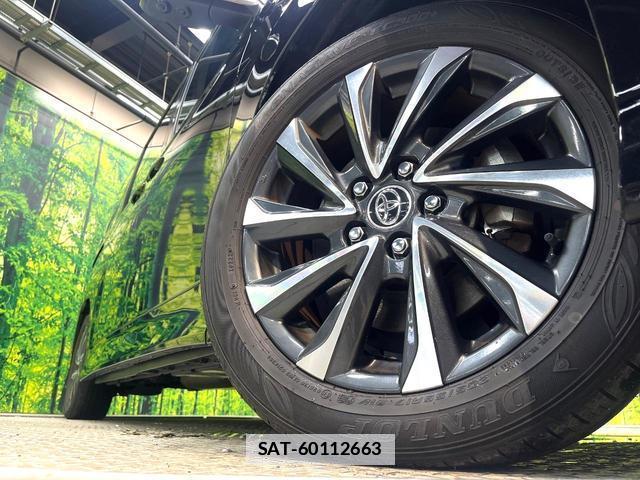 Toyota VOXY 2023-01 7934733-13