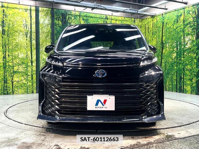 Toyota VOXY 2023-01 7934733-14
