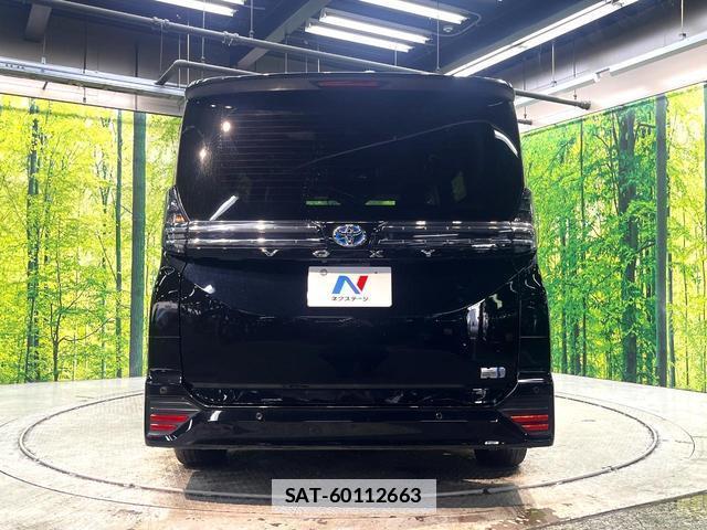 Toyota VOXY 2023-01 7934733-15