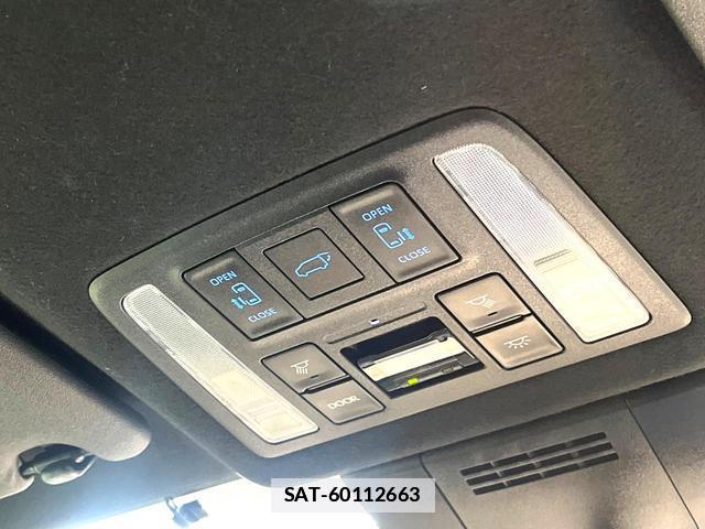 Toyota VOXY 2023-01 7934733-2