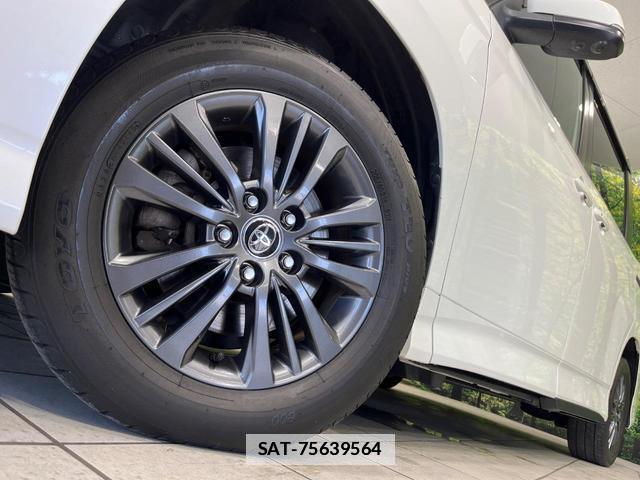 Toyota VOXY 2022-06 7934862-13