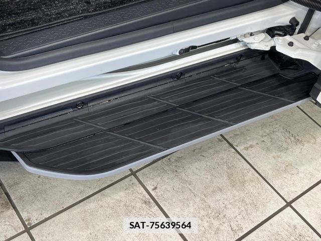 Toyota VOXY 2022-06 7934862-5