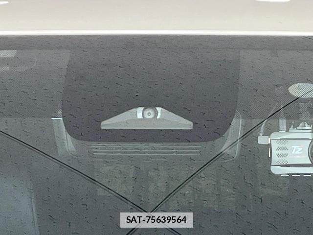 Toyota VOXY 2022-06 7934862-6