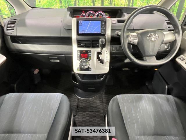Toyota VOXY 2011-05 7934866-1