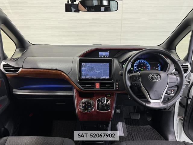 Toyota VOXY 2014-05 7934907-1