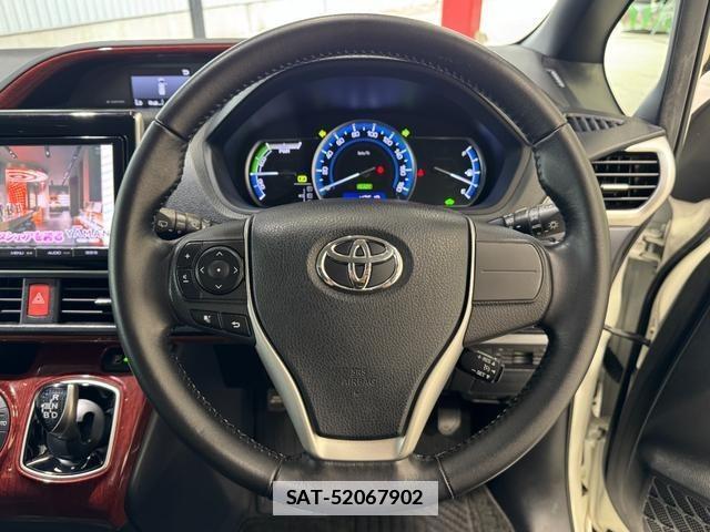 Toyota VOXY 2014-05 7934907-12