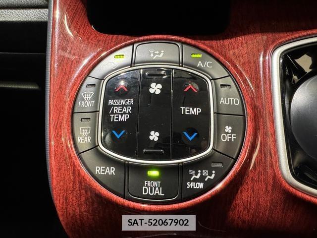 Toyota VOXY 2014-05 7934907-17