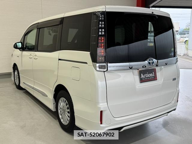 Toyota VOXY 2014-05 7934907-3