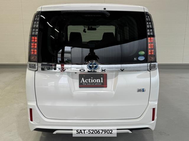 Toyota VOXY 2014-05 7934907-4