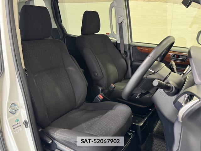 Toyota VOXY 2014-05 7934907-8