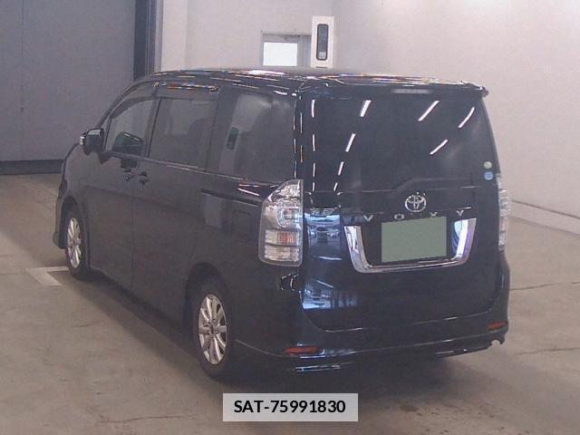 Toyota VOXY 2010-05 7934965-1