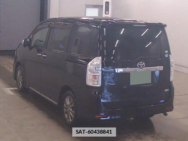 Toyota VOXY 2012-02 7934966-1