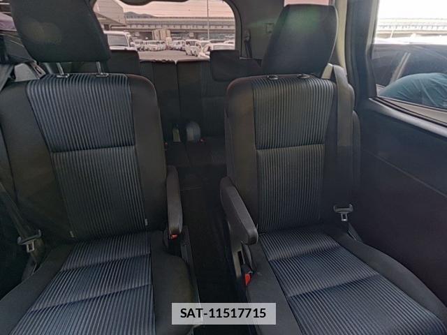 Toyota VOXY 2015-10 7934969-3