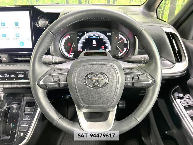 Toyota VOXY 2024-05 7935046-11