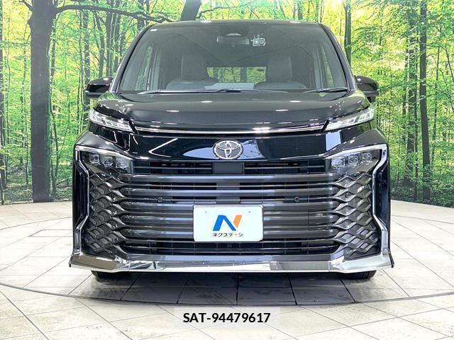 Toyota VOXY 2024-05 7935046-14