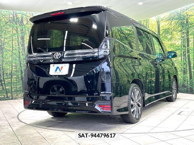 Toyota VOXY 2024-05 7935046-17