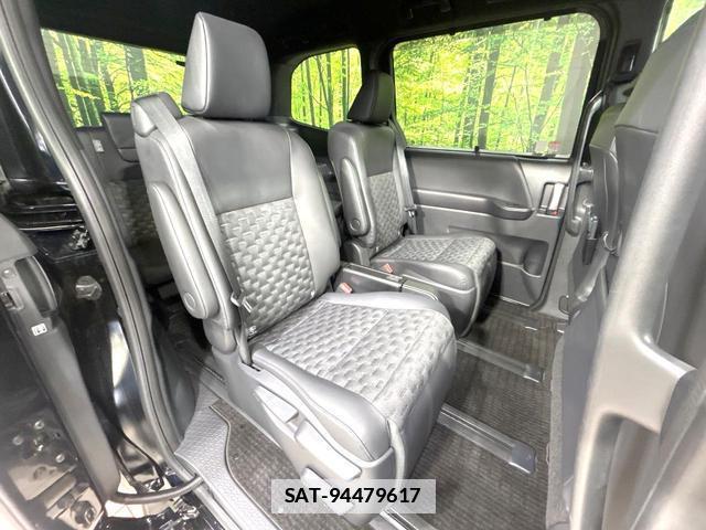 Toyota VOXY 2024-05 7935046-8