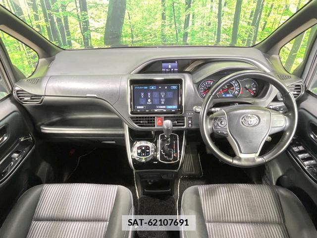 Toyota VOXY 2018-03 7935238-1