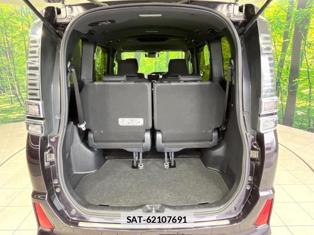 Toyota VOXY 2018-03 7935238-10