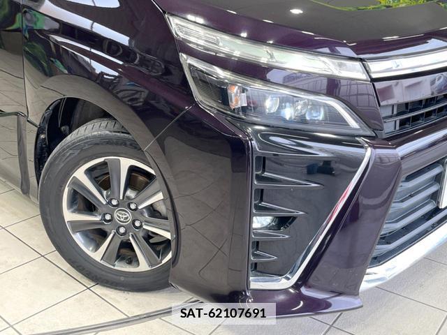 Toyota VOXY 2018-03 7935238-12