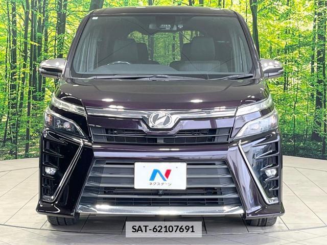 Toyota VOXY 2018-03 7935238-14
