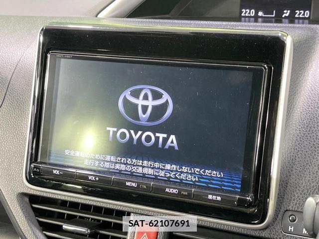 Toyota VOXY 2018-03 7935238-2