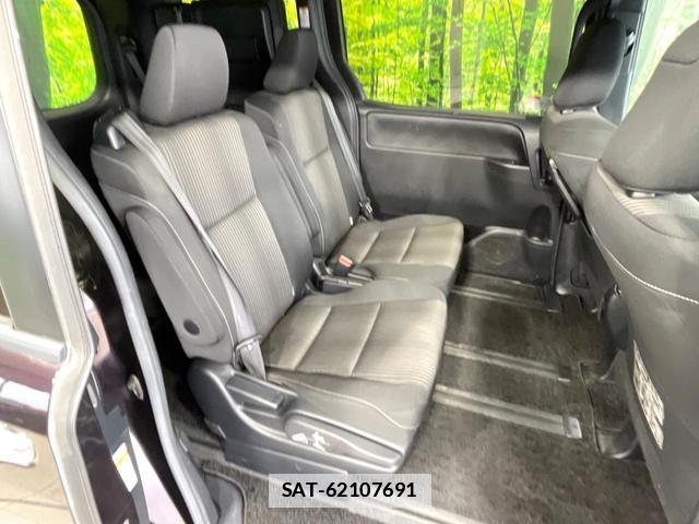 Toyota VOXY 2018-03 7935238-8