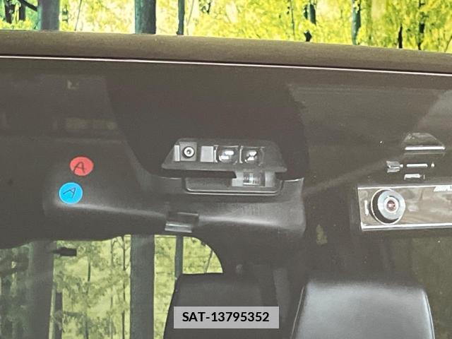 Toyota VOXY 2020-11 7935333-6