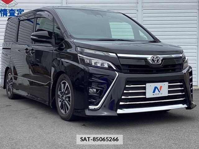 Toyota VOXY 2018-02 7935348-16