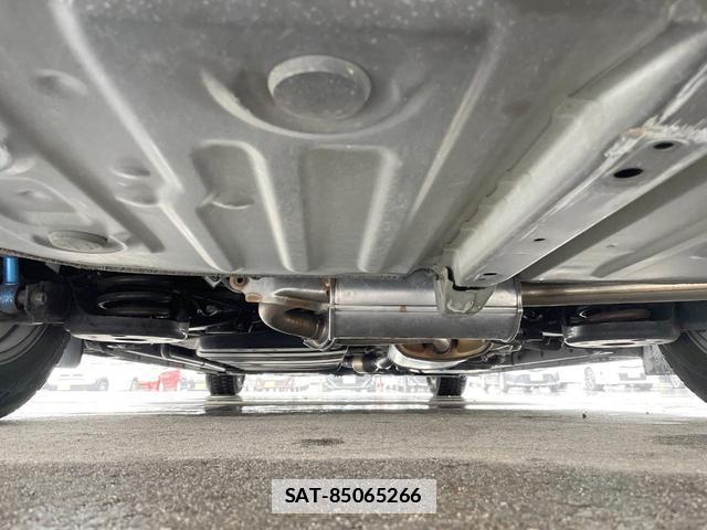 Toyota VOXY 2018-02 7935348-19