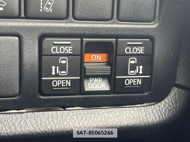 Toyota VOXY 2018-02 7935348-7