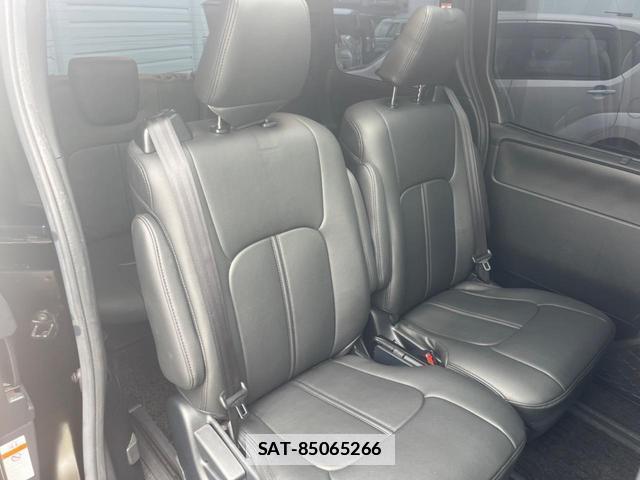 Toyota VOXY 2018-02 7935348-9