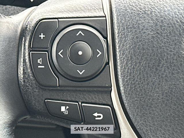 Toyota VOXY 2021-03 7935786-13
